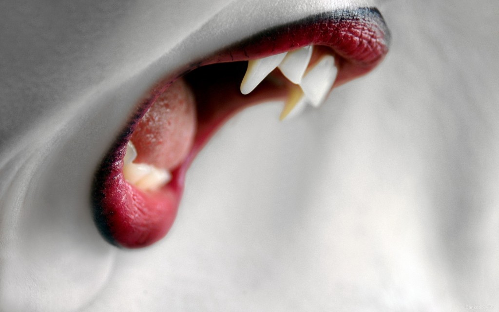 Vampire-teeth-vampires-30598165-1440-900
