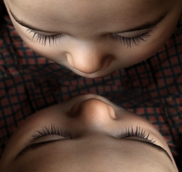 twin telepathy - pixabay