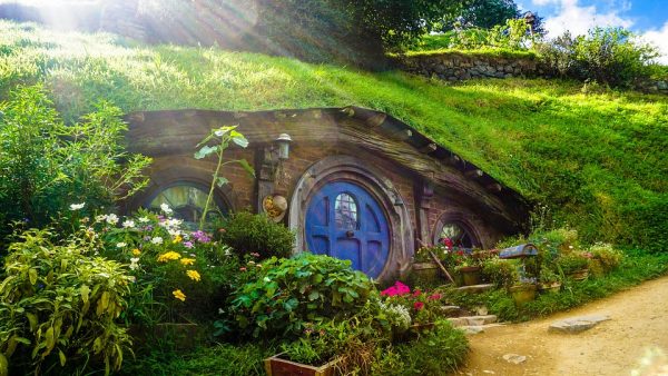 hobbit house - pixabay