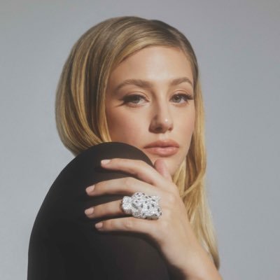 Lili Reinhart 