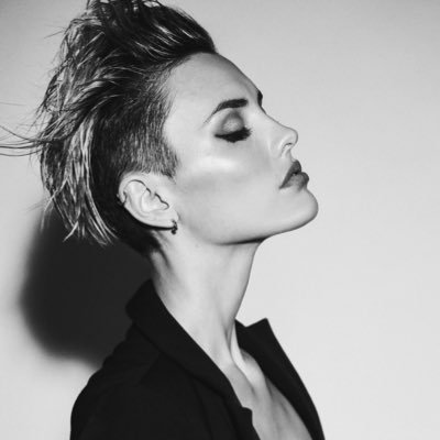 Wallis Day - Twitter