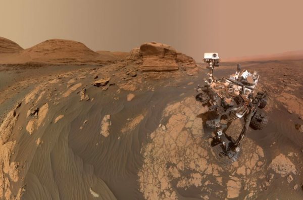 Curiosity Rovver selfie - NASA