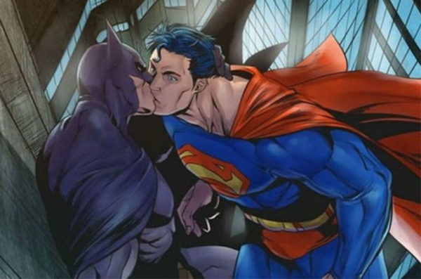 Superman Kisses Batman - DC Comics