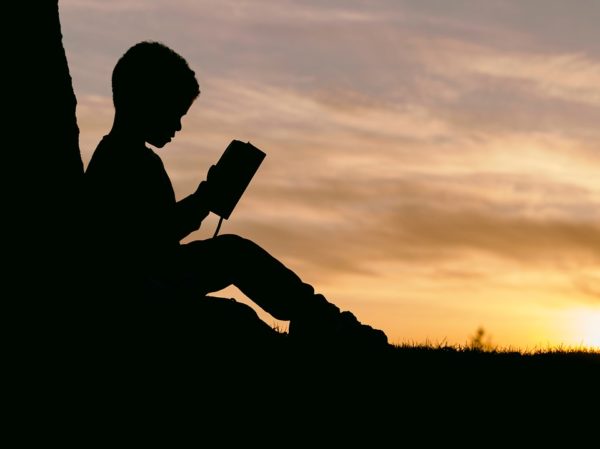 child reading - pixabay