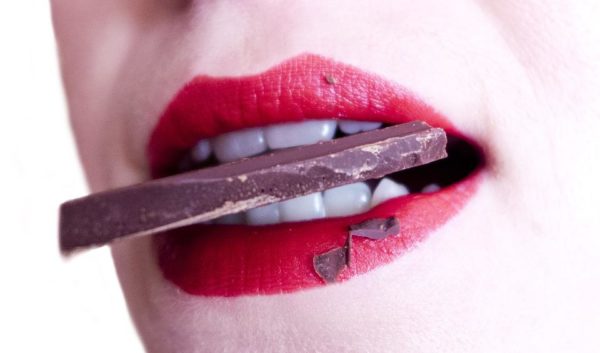 chocolate and lips - pixabay